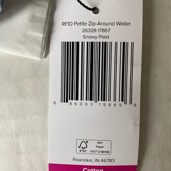Vera Bradley RFID Petite Zip-Around Wallet Snowy Plaid New - Picture 11 of 13